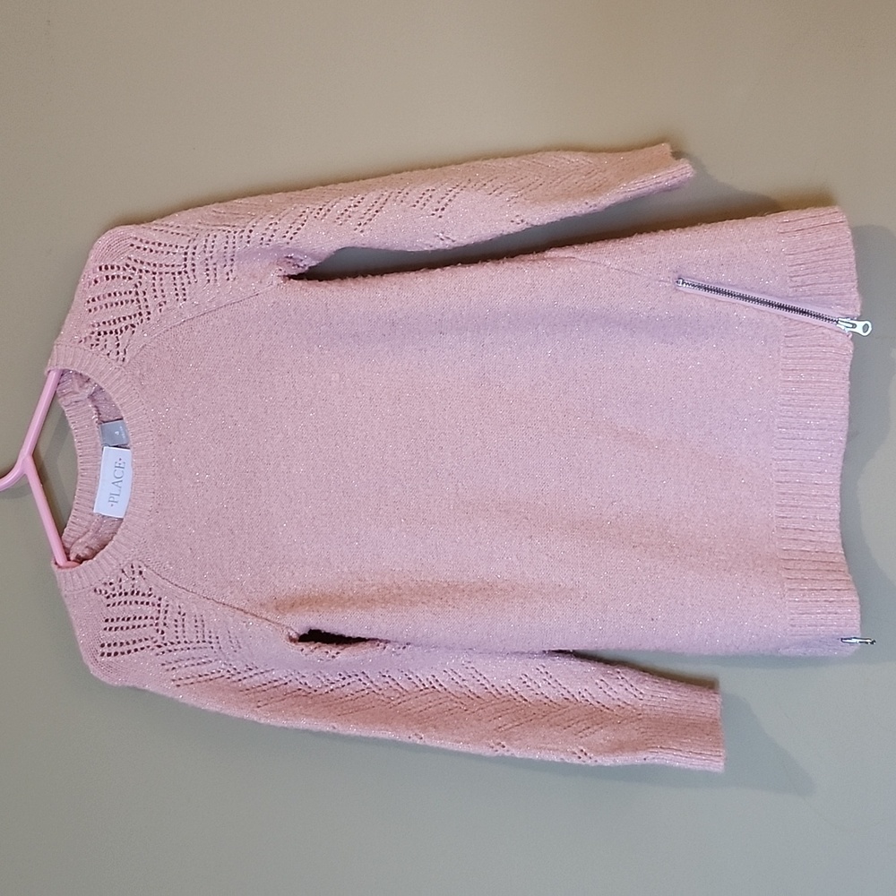 Children place girls sweater 4years